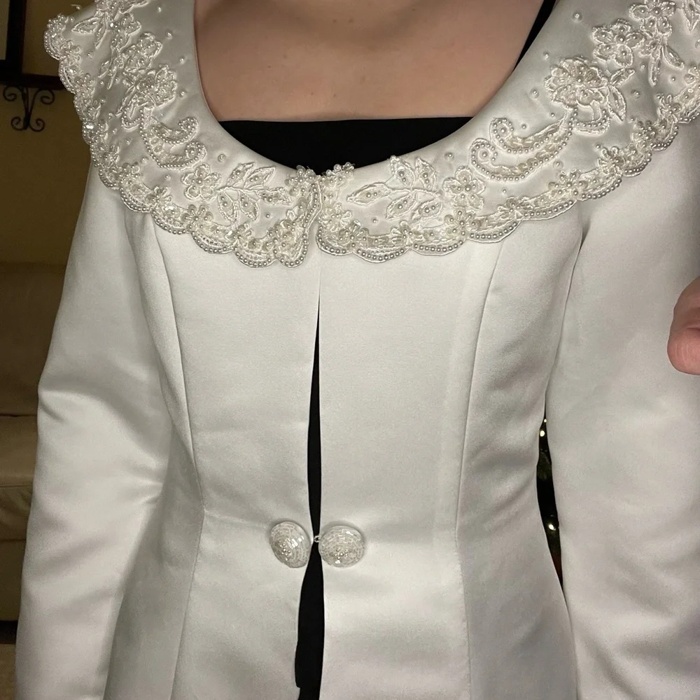 Wedding Robe - Picture 3 of 4